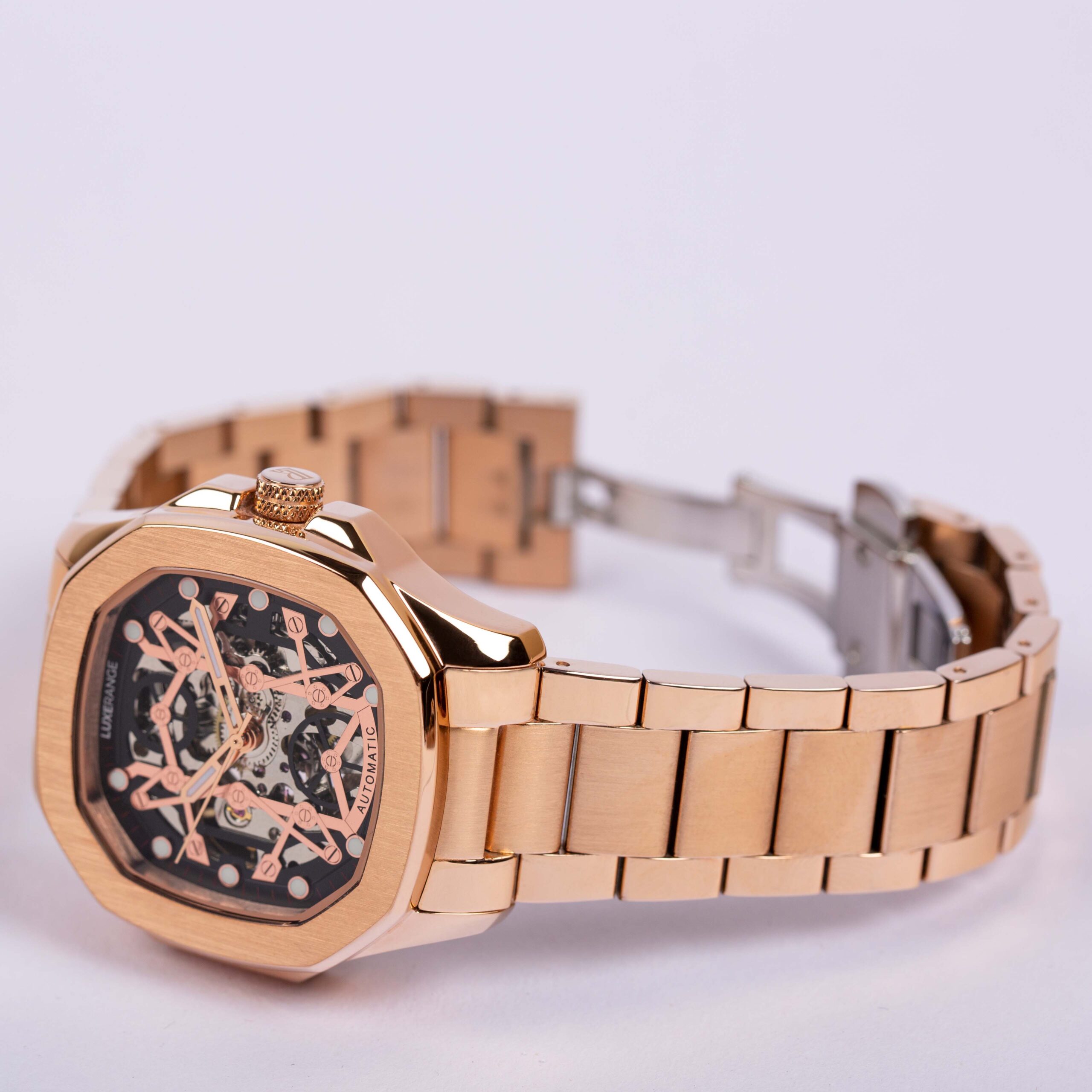 Defining the vastness of cosmic galaxy with a steller timepiece.